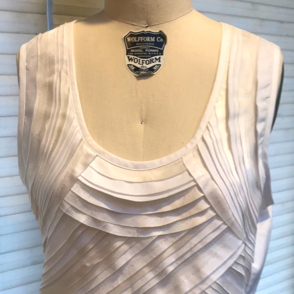 NWOT Vera wang top in white. Size 10